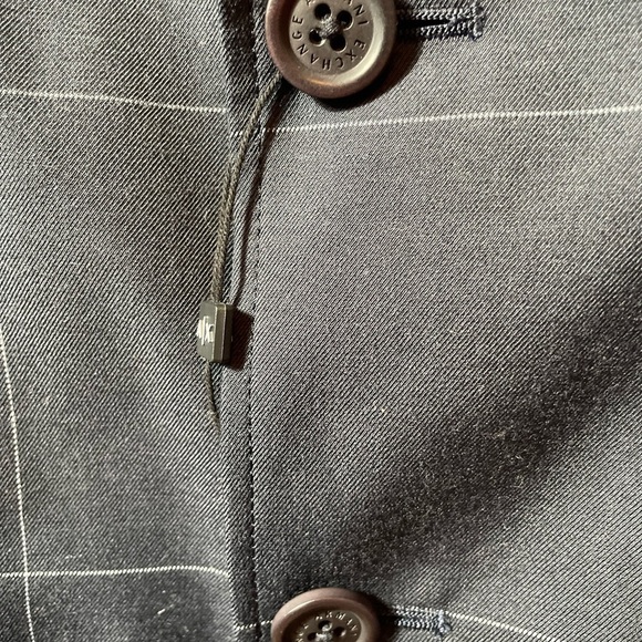 𝅺ARMANI exchange black blazer with thin lines to make plaid design - Picture 9 of 11